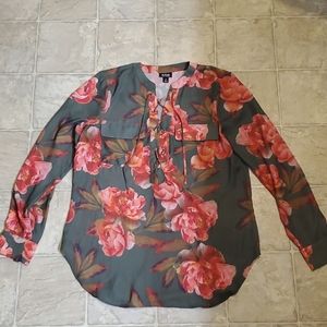 Women's top.  Size M